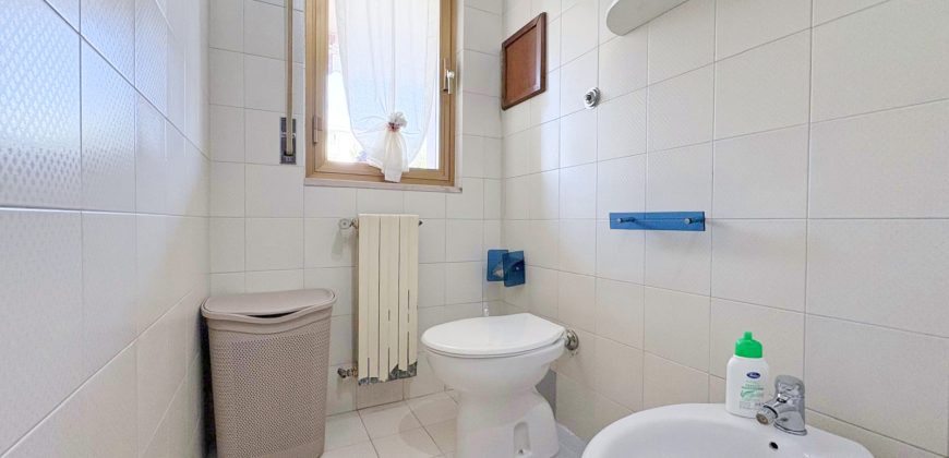 Apartament z dużym tarasem i miejscem postojowym – 600 m od plaży | Silvi Marina | 70 m²