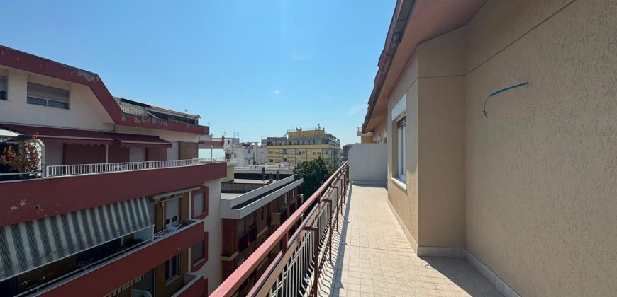 Apartament z dużym tarasem w centrum Pescary – 101 m², 2 sypialnie