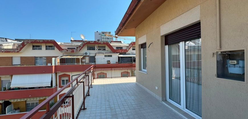 Apartament z dużym tarasem w centrum Pescary – 101 m², 2 sypialnie