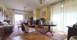 Apartament z tarasem i widokiem na morze w Silvi Marina – 133 m², 4 sypialnie, garaż