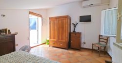 Apartament z tarasem i widokiem na morze w Silvi Marina – 133 m², 4 sypialnie, garaż