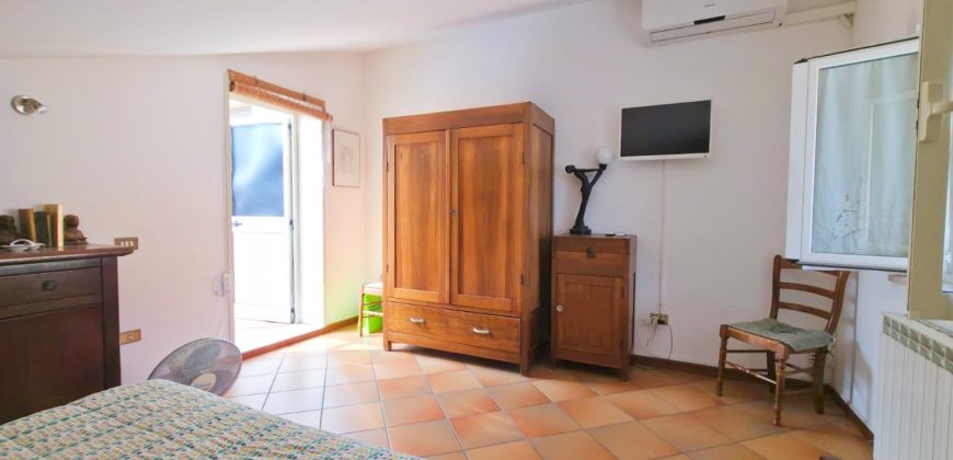 Apartament z tarasem i widokiem na morze w Silvi Marina – 133 m², 4 sypialnie, garaż