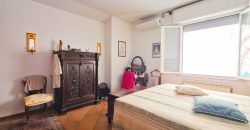 Apartament z tarasem i widokiem na morze w Silvi Marina – 133 m², 4 sypialnie, garaż