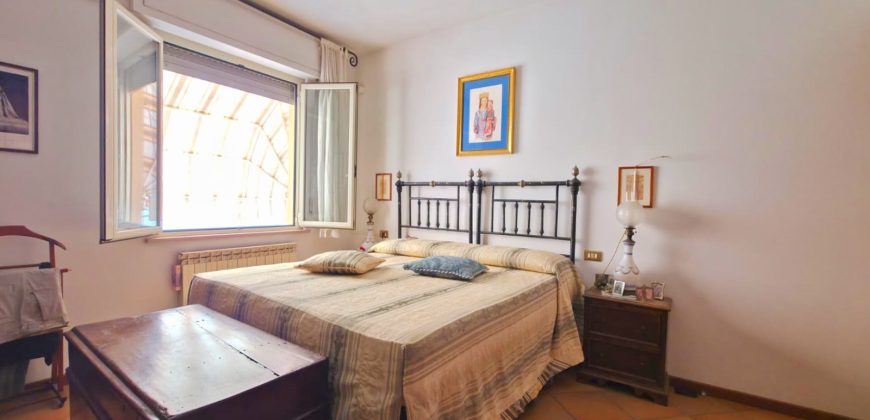 Apartament z tarasem i widokiem na morze w Silvi Marina – 133 m², 4 sypialnie, garaż