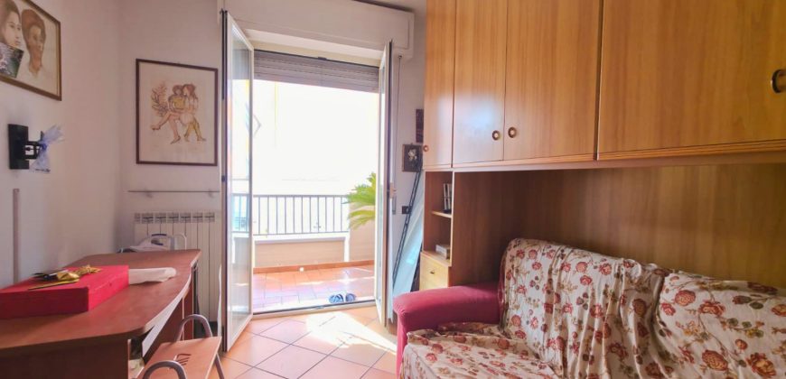 Apartament z tarasem i widokiem na morze w Silvi Marina – 133 m², 4 sypialnie, garaż
