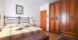 Apartament z tarasem i widokiem na morze w Silvi Marina – 133 m², 4 sypialnie, garaż